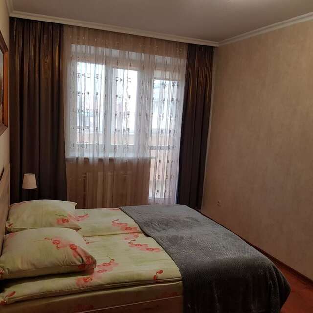 Апартаменты квартира с 3 спальнями в центре Брест-11